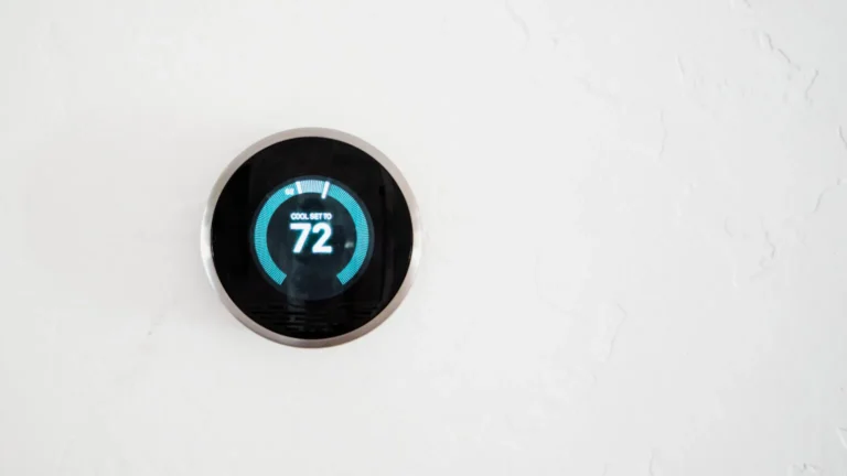 COMMON THERMOSTAT ISSUES AND WHEN TO CALL A PROFESSIONAL